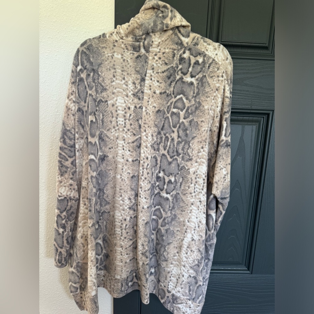New Sweater - Picture 2 of 2